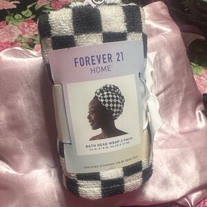 NEW Forever 21 Checkered Black and White Bath Head Wrap Set